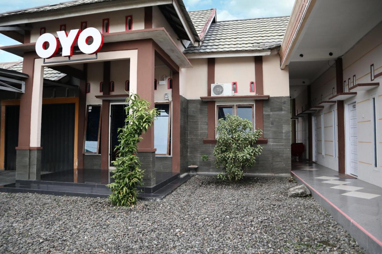 OYO 2202 Delima Guest House Syariah Padang  Exterior foto
